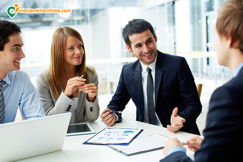 mức lương và cơ hội trong tương lai