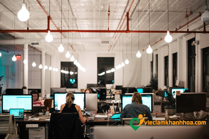 trong môi trường làm việc ý trưởng có gì?